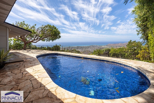 property at 5112 Maunalani Cir