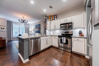 1146 Village Ct SE in Atlanta, GA - Building Photo - Building Photo