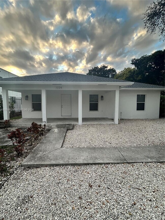 property at 1724 NW 1st Pl
