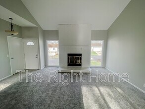 6323 N 112th Cir in Omaha, NE - Building Photo - Building Photo