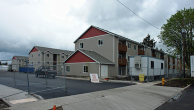 Queen Anne in Lebanon, OR - Building Photo - Building Photo