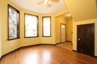 4643 S Washtenaw Ave, Unit 2 in Chicago, IL - Building Photo