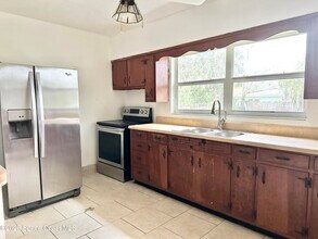 302 Nidy Ave in Titusville, FL - Building Photo - Building Photo