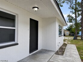 5422 Ninth Ave in Ft. Myers, FL - Building Photo