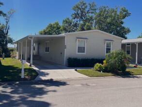 3132 Bending Oak Dr in Plant City, FL - Building Photo - Building Photo