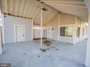 15901 Perkins Ln in Bowie, MD - Building Photo - Building Photo