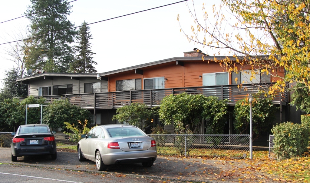 Kristina Apartments in Burien, WA - Building Photo