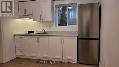 280 River Rd E in Wasaga Beach, ON - Building Photo - Building Photo