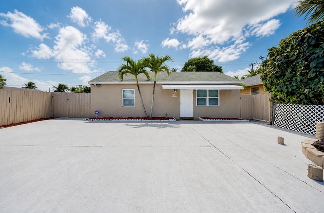 property at 952 30th St