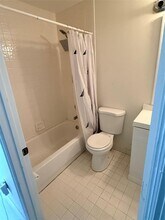 3380 NW 78th Ave in Margate, FL - Foto de edificio - Building Photo