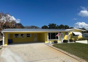 3393 NE Sandra Dr in Jensen Beach, FL - Building Photo - Building Photo