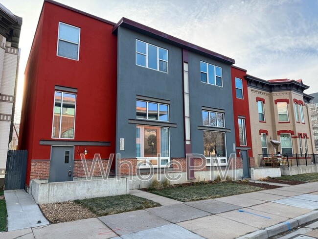 2400 Welton St in Denver, CO - Building Photo - Building Photo