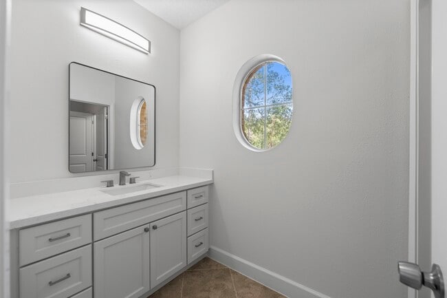 15456 Pin Oak Dr in Conroe, TX - Building Photo - Building Photo