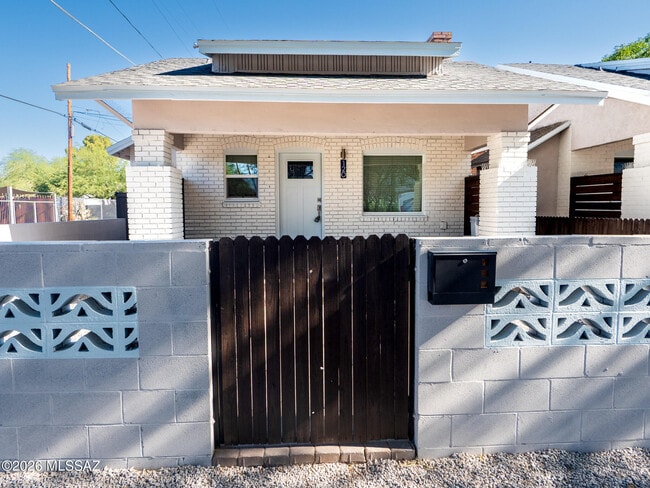 property at 120 E 18th St