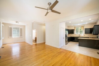 125 Short St SE in Atlanta, GA - Foto de edificio - Building Photo