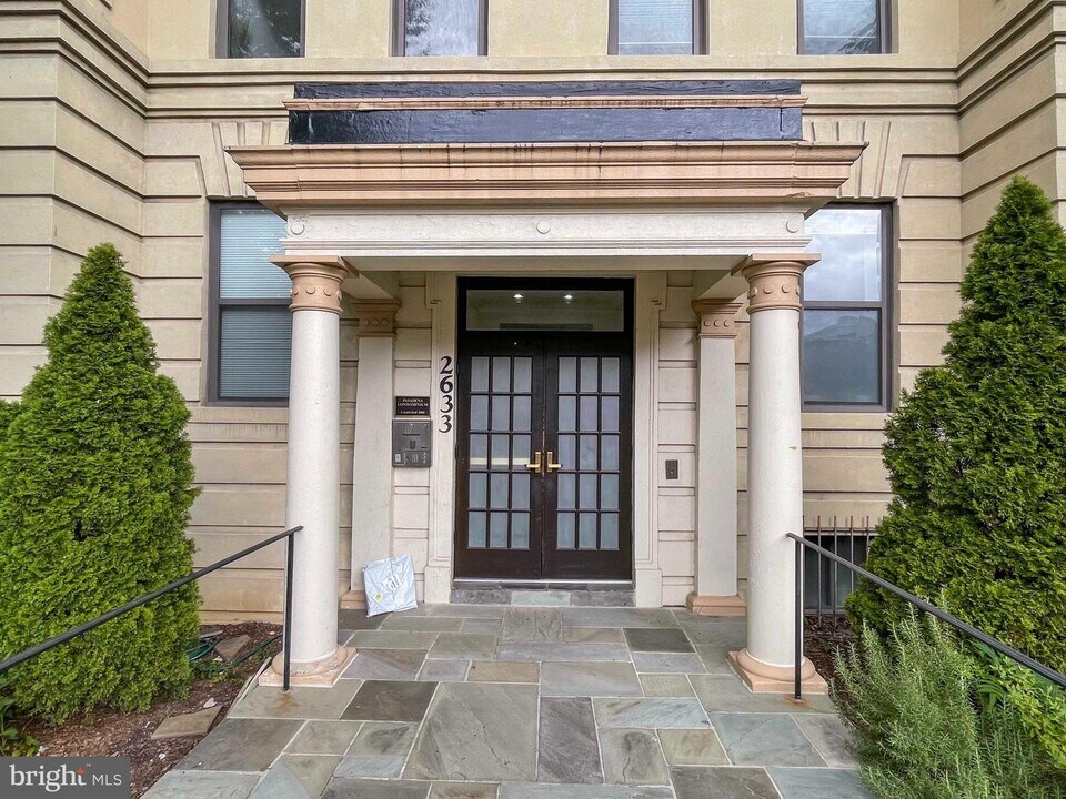2633 Adams Mill Rd NW-Unit -201 in Washington, DC - Foto de edificio