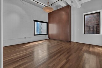 711 Main St in Houston, TX - Building Photo - Building Photo