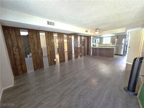 5602 W Lake Mead Blvd in Las Vegas, NV - Building Photo - Building Photo