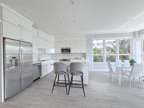 4925 Collins Ave, Unit # 3F in Miami, FL - Building Photo - Building Photo