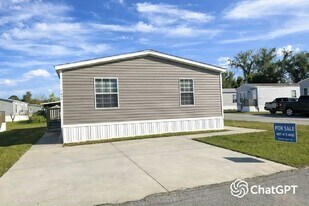 1633 Hogue Ave in Apopka, FL - Building Photo