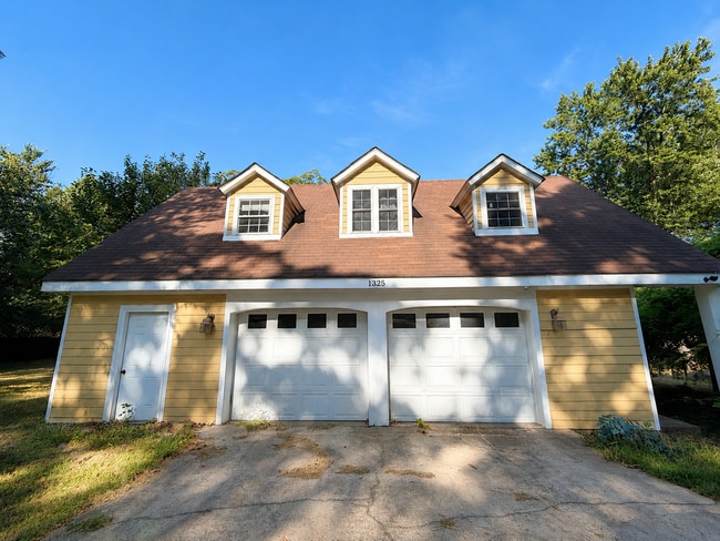 property at 1325 Haven St