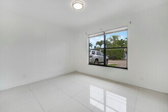 1981 Holman Dr in North Palm Beach, FL - Building Photo - Building Photo