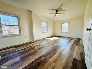 552 Merchant St in Cherry Hill Township, NJ - Building Photo - Building Photo