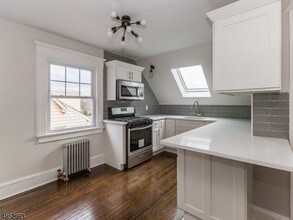 57 Walnut St-Unit -3 in Montclair, NJ - Building Photo - Building Photo