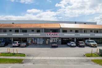 13381-13415 Memorial Hwy in Miami, FL - Building Photo - Building Photo