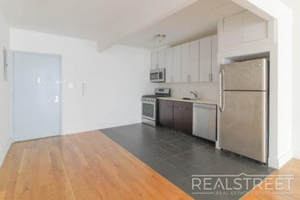 LUXURY LOFT in Queens! in Queens, NY - Building Photo - Building Photo