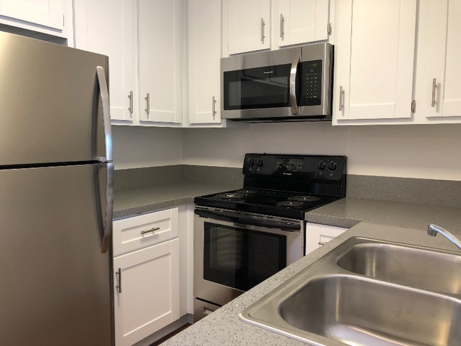 3242 Bonita Rd, Unit 174 in Chula Vista, CA - Foto de edificio - Building Photo