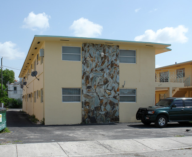 Riverpark Apartments in Miami, FL - Building Photo - Building Photo