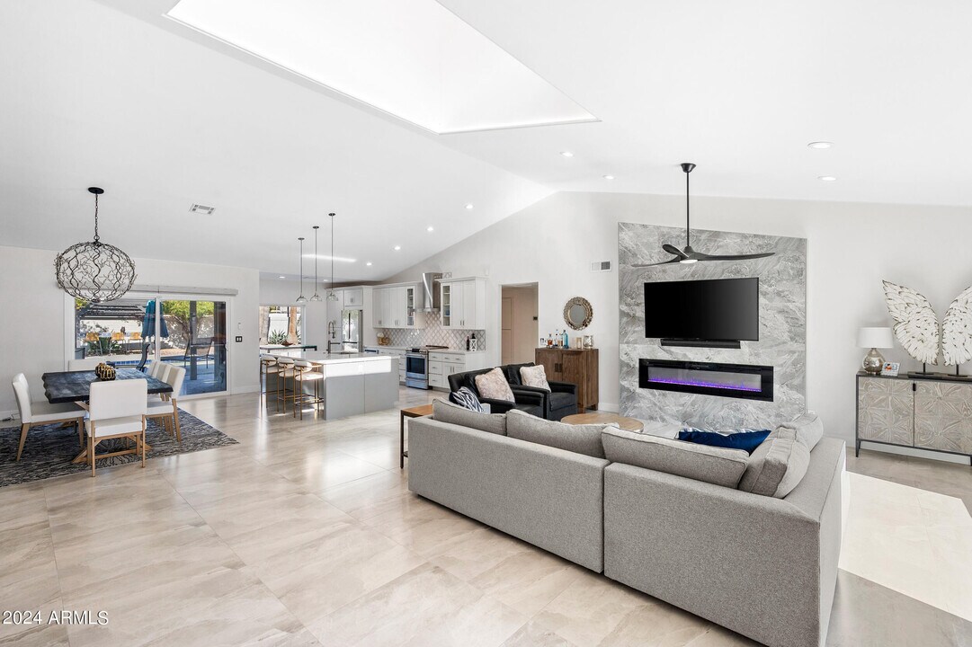 10248 E San Salvador Dr in Scottsdale, AZ - Building Photo