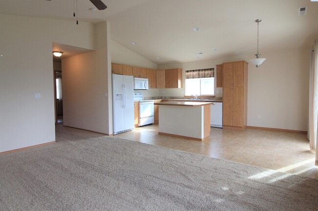 1461 Larkspur Dr in Richland, WA - Building Photo - Building Photo
