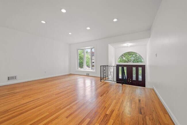3533 Charles St in North Bergen, NJ - Building Photo - Building Photo