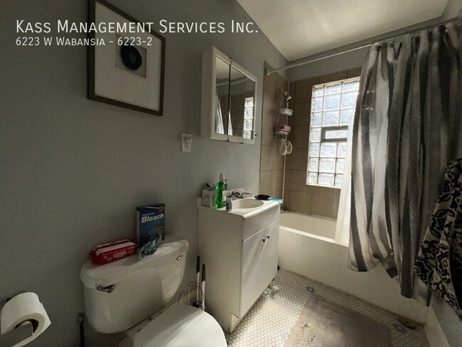 property at 6223 W Wabansia Ave