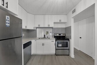 904 Banks Rd in Coconut Creek, FL - Building Photo - Building Photo