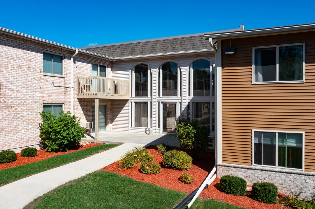 Parkland Green in New Berlin, WI - Foto de edificio