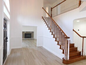 10828 Miller Rd in Oakton, VA - Foto de edificio - Building Photo