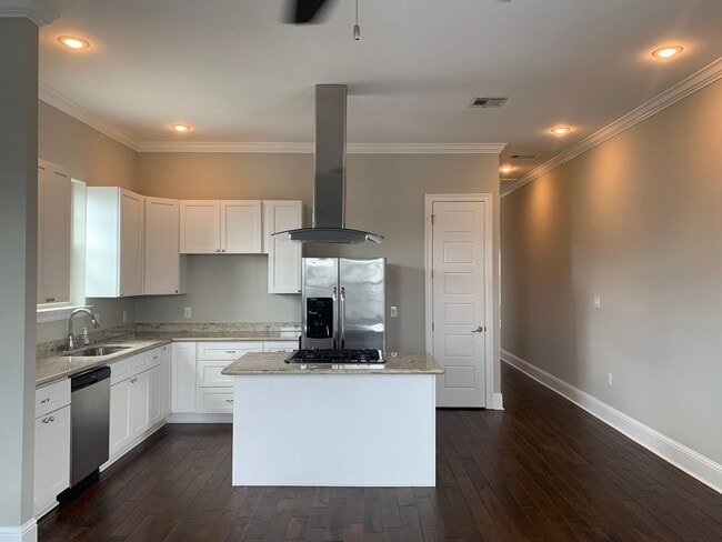 property at 2512 Valence St