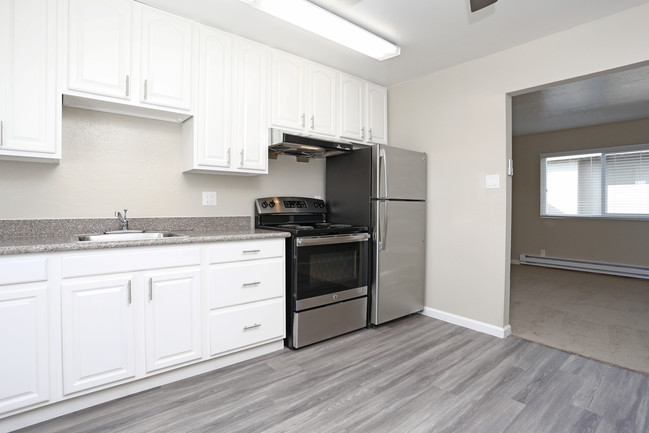 Mosaic Apartments in Castro Valley, CA - Building Photo - Interior Photo