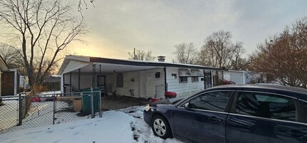 1308 St Stephens Dr in Sauget, IL - Foto de edificio - Building Photo