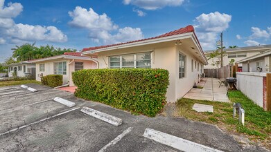 1140 NE 24th Ave in Pompano Beach, FL - Foto de edificio - Building Photo