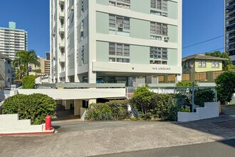 1616 Liholiho St in Honolulu, HI - Building Photo - Building Photo