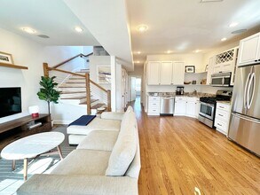 520 Sumner St in Boston, MA - Building Photo - Building Photo