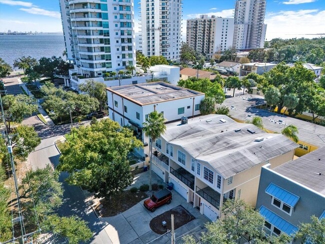 3006 W Julia St in Tampa, FL - Building Photo - Building Photo