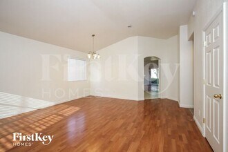 4552 Del Pappa Ct in Las Vegas, NV - Building Photo - Building Photo