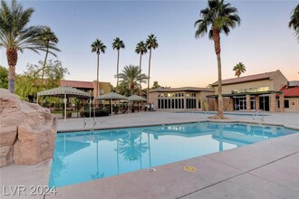 5405 Indian River Dr, Unit 385 in Las Vegas, NV - Building Photo - Building Photo