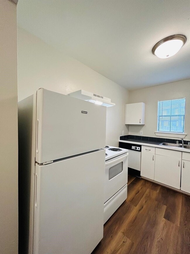 3629 N MacGregor Way