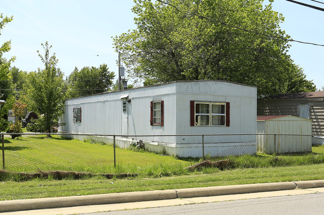 Madison Estates in Madison, OH - Building Photo - Building Photo